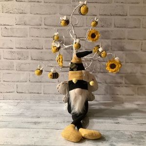 Martha Stewart Shelf Sitting Bee Gnome